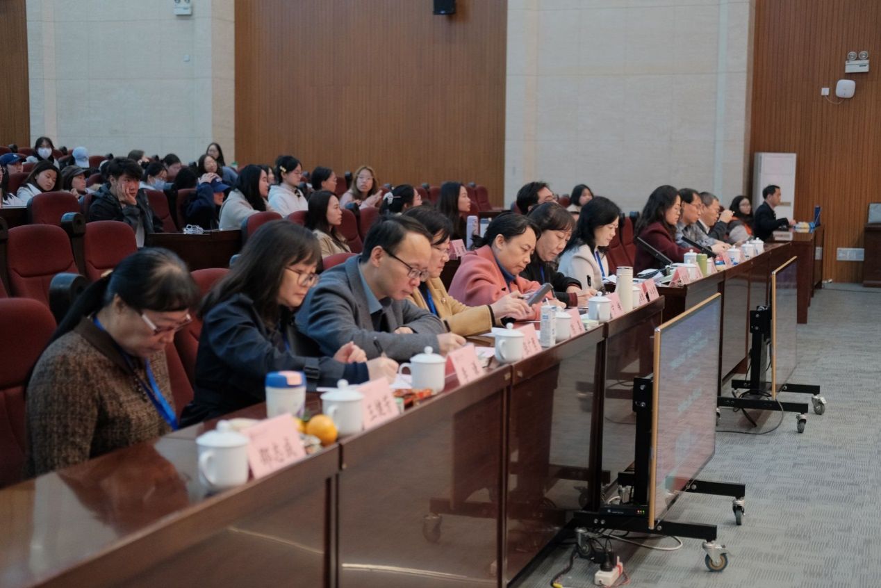 https://news.gznu.edu.cn/__local/7/AC/79/2317DDCC44BD9C16BB4E6F4CBAF_E85196D9_4B7A3.jpg
